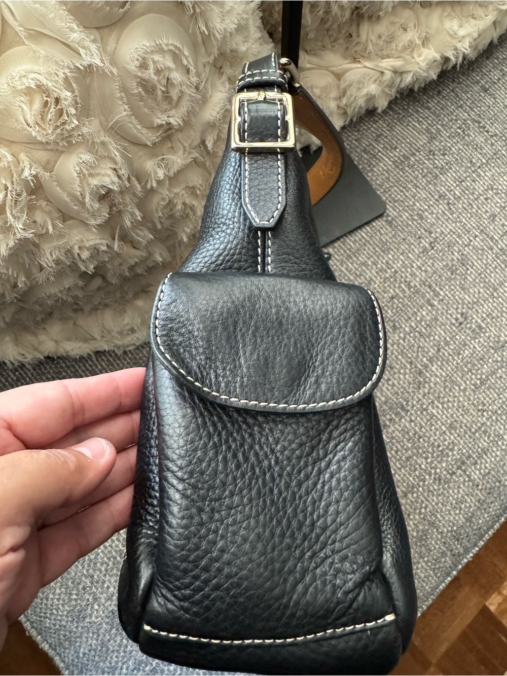 Dooney & Bourke Pebble Grain Pocket Hobo Shoulder Bag – Black Leather - Picture 4 of 12